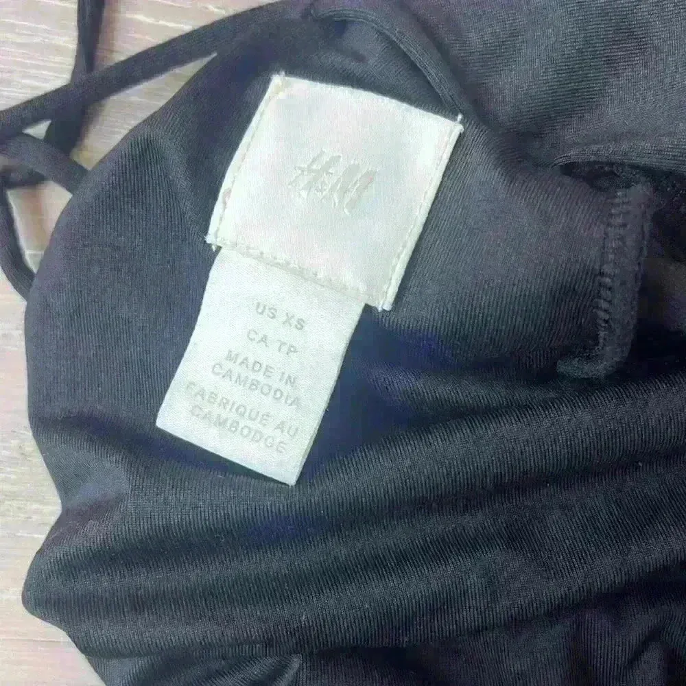 H&M V Neck Bodysuit - Image 5