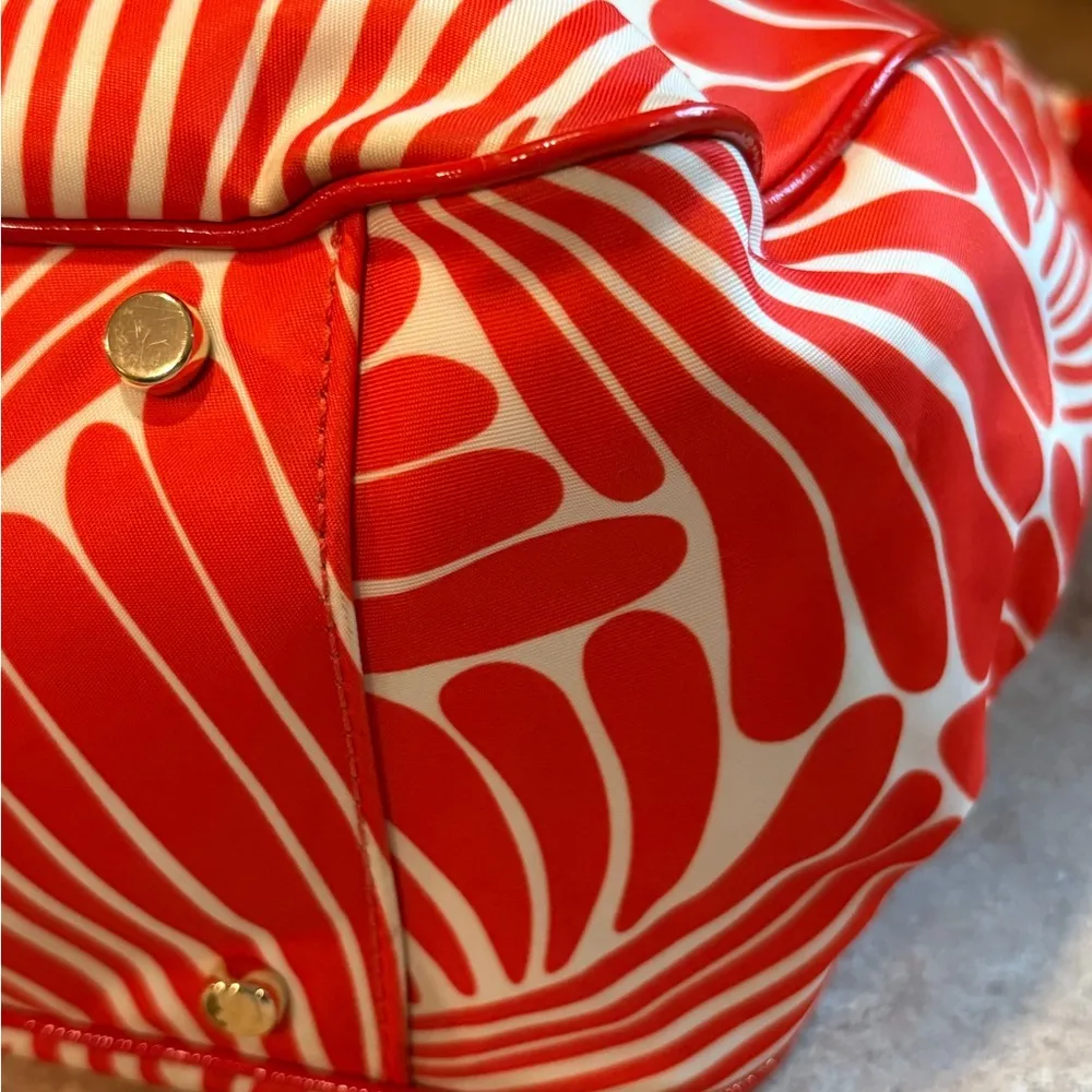 Kate Spade Tote with a coral Bold Pattern. - Image 8