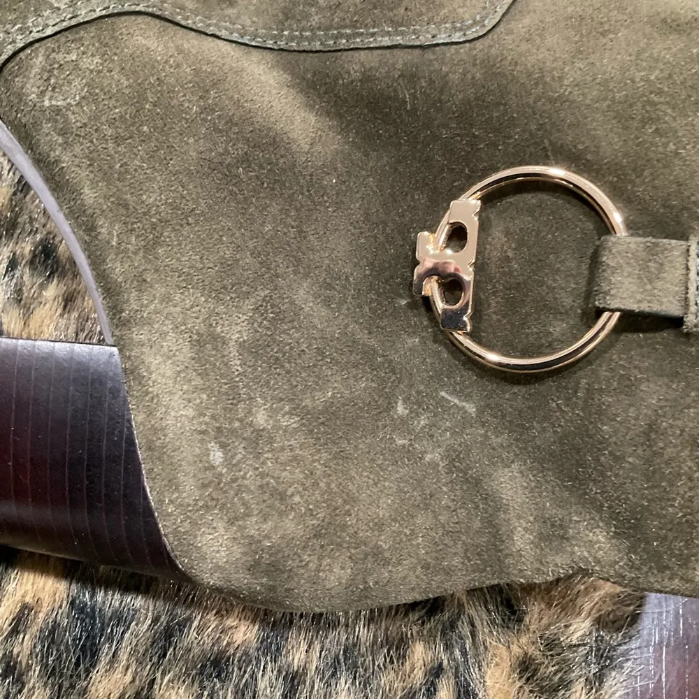 TORY BURCH OLIVE GREEN SUEDE BOOTS - Image 9