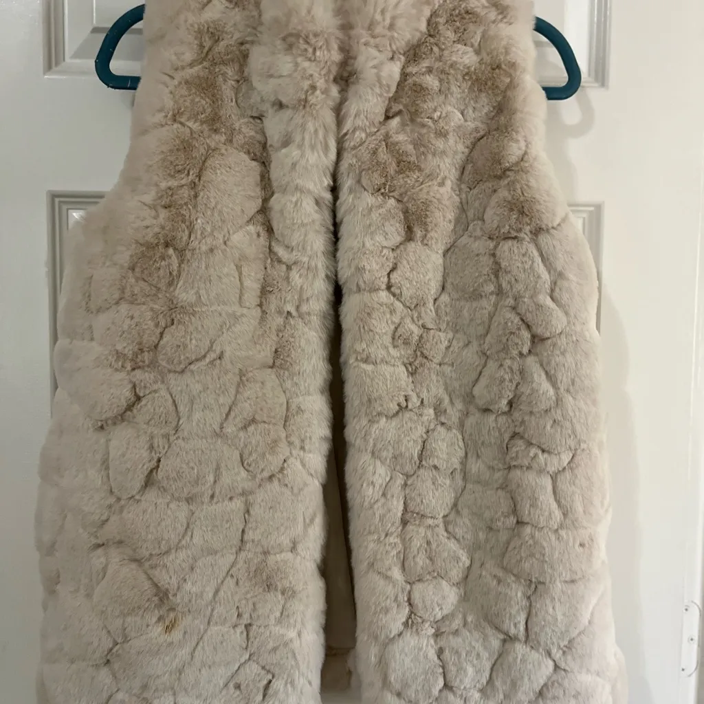 Rachel Zoe Ivory Faux Fur Vest Size M - Image 9