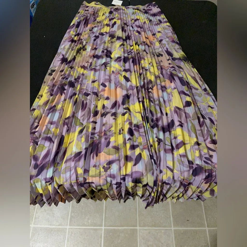 Club Monaco Floral Maxi Skirt in Lavender and Lemon - Image 4