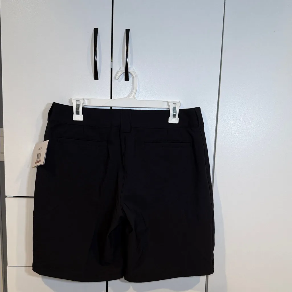 NWT Oakley Women's Black Shorts. Size 12 - Image 6