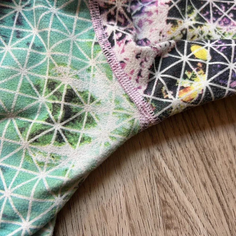 Lululemon Under Crop Leggings II Full-On Luon in Paradise Grid Very Green Multi - Image 8