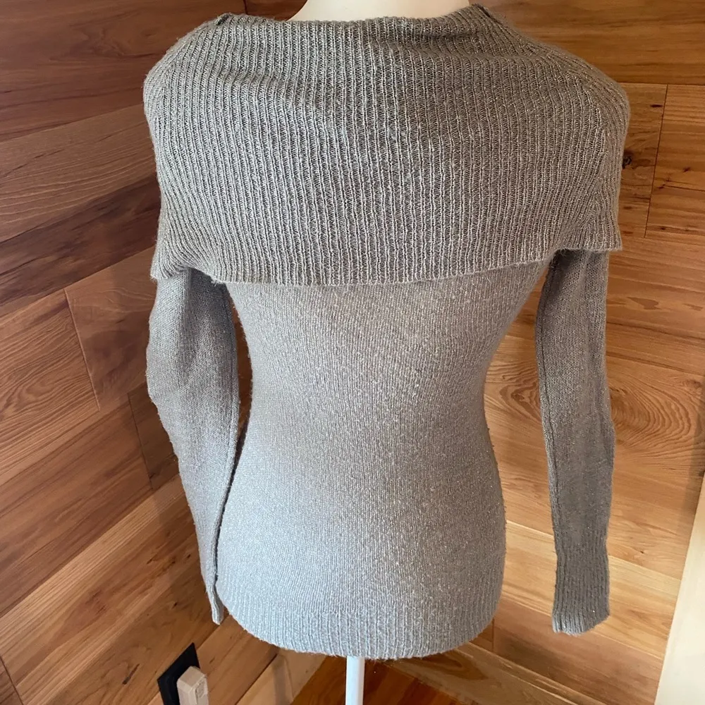 Aeropostale‎ gray sweater size small - Image 3