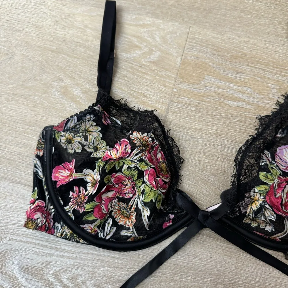 Victoria’s Secret Dream Angels Unlined Demi Bra Floral Embroidered Black Lace - Image 5