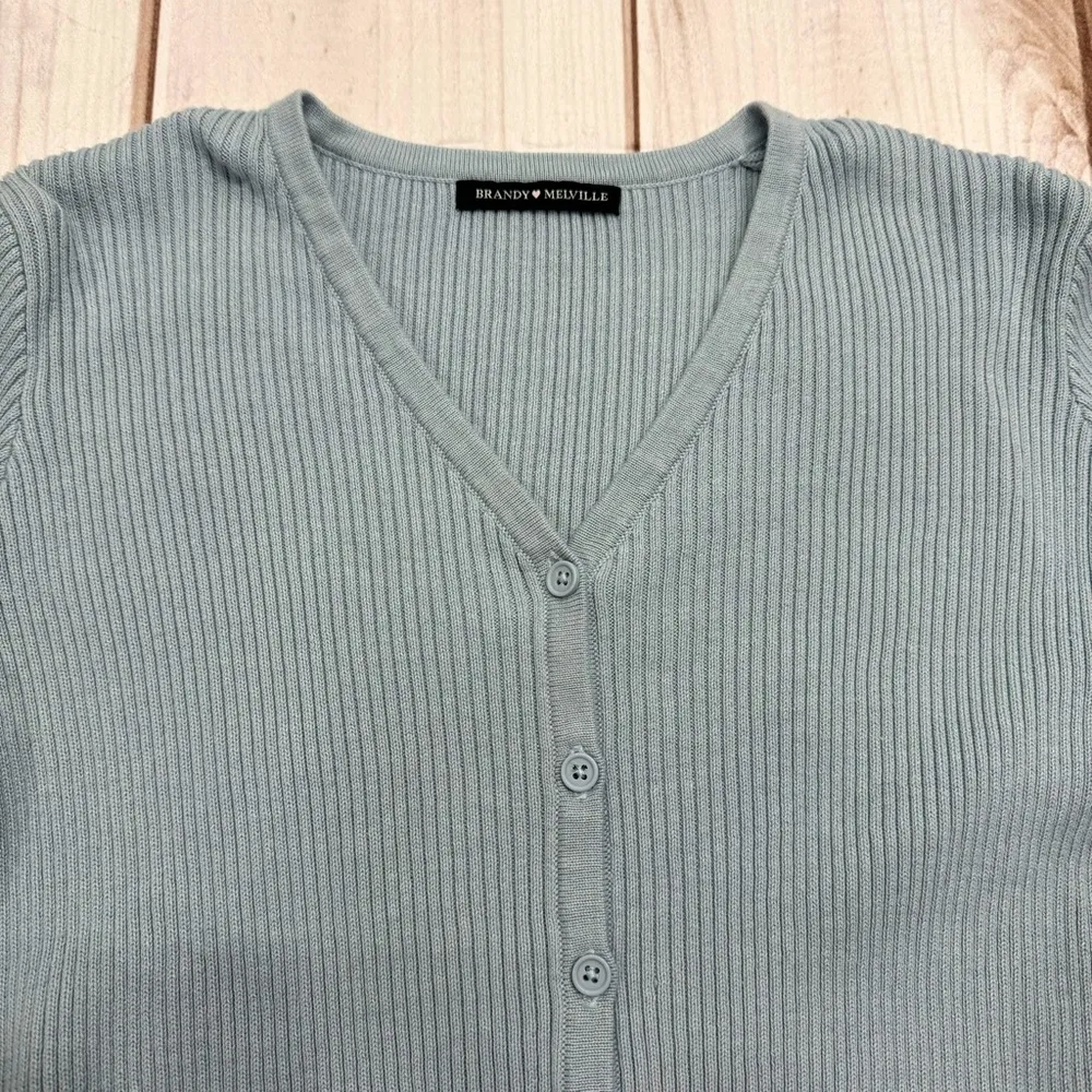 Brandy Melville Pale Blue Cropped V Neck Button Front Sweater Size Small - Image 3