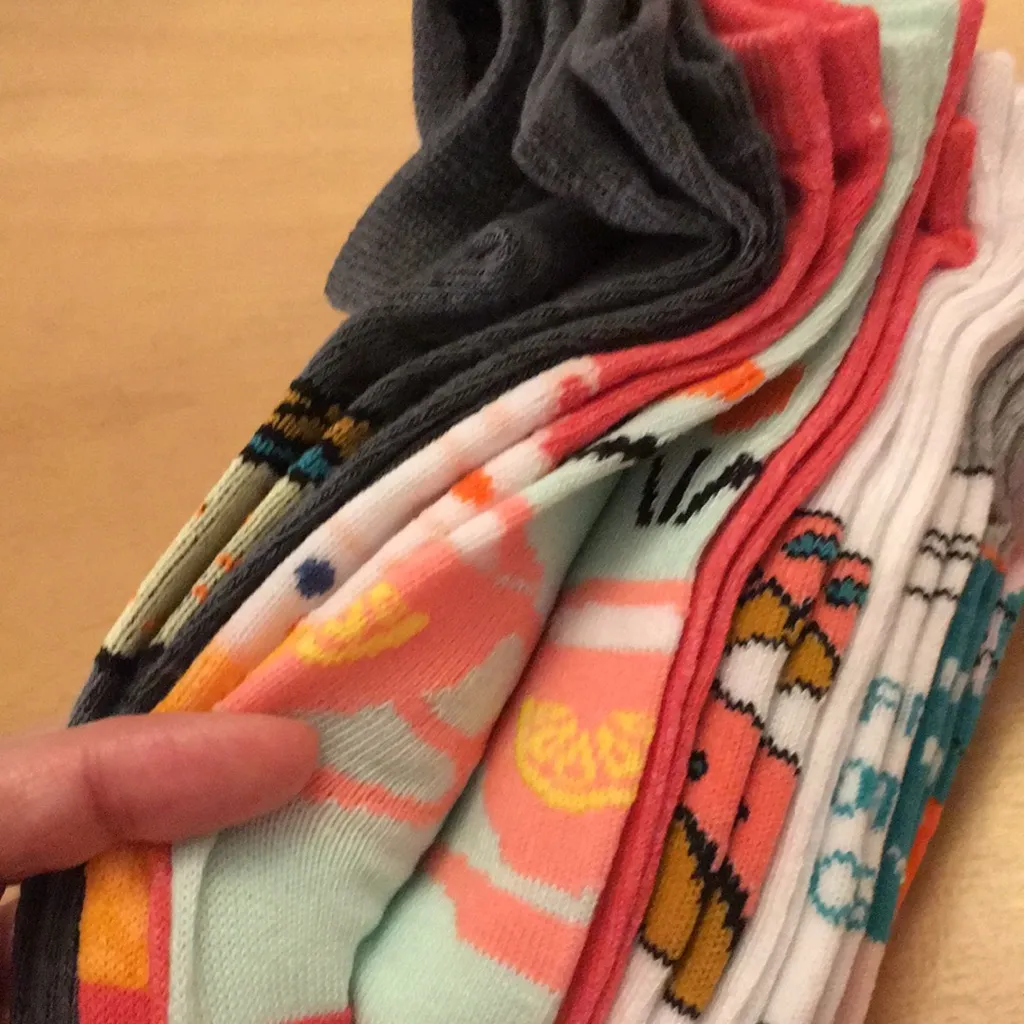 New Women’s Sock Hub Assorted Ankle Socks 10 Pairs Size 9 - Image 7