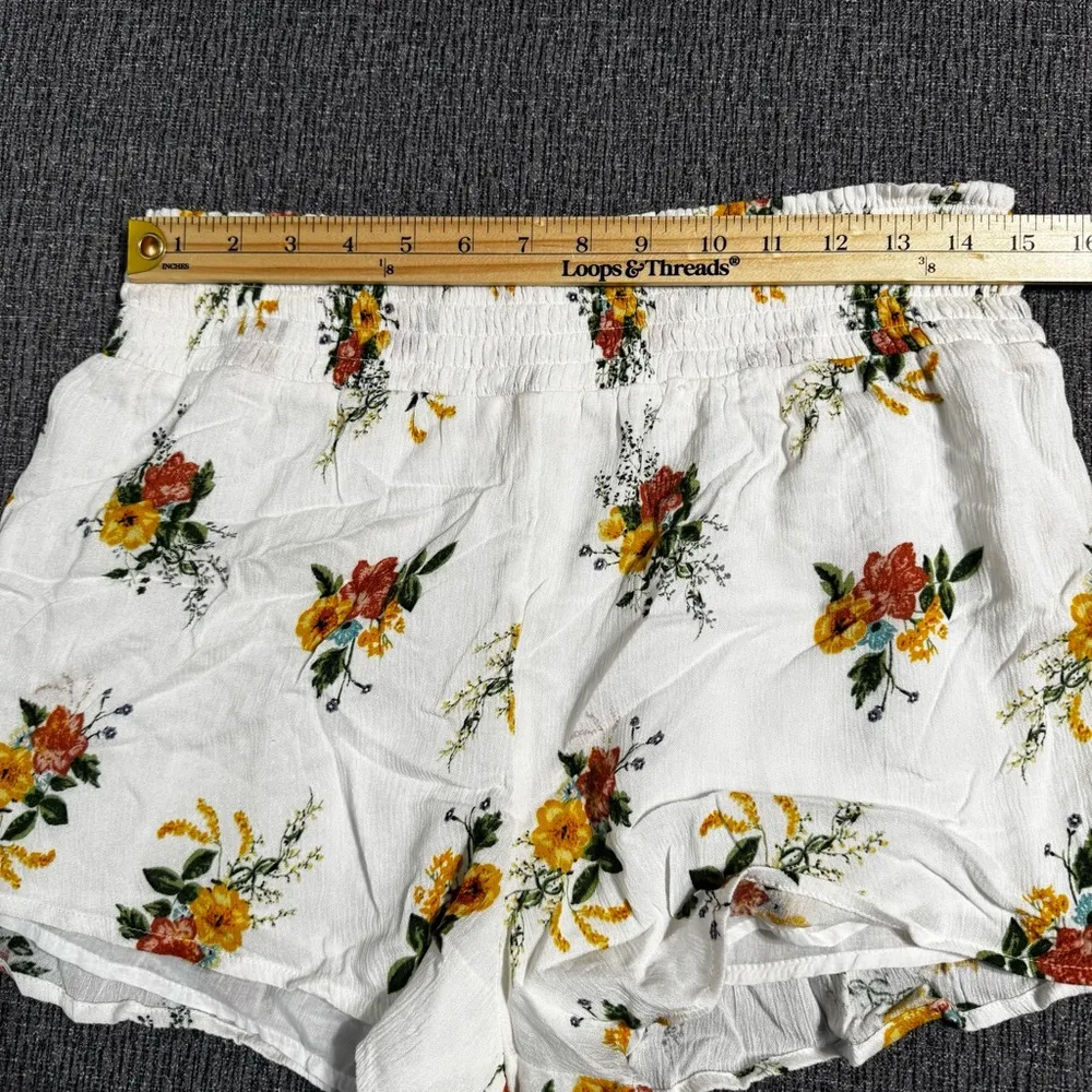 O’Neill Cove Roses Smocked Waist Shorts - Image 13