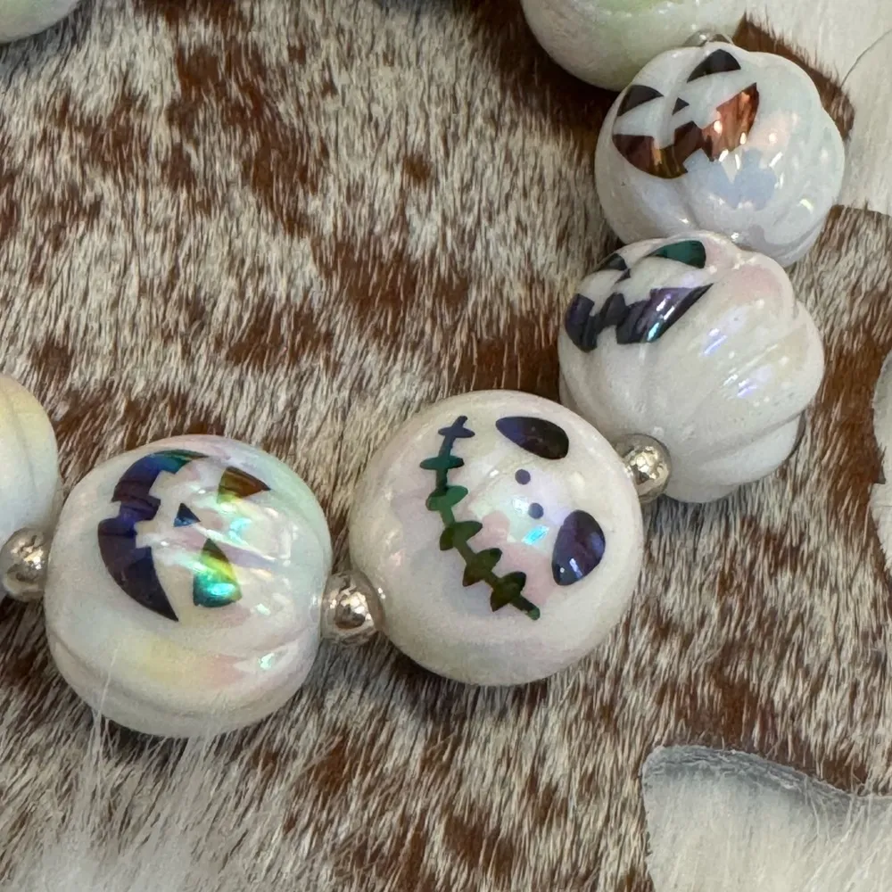 Glossy black and white white Jack - Image 4