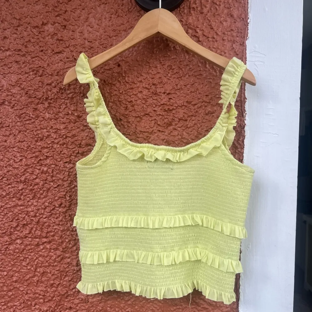 Urban Outfitters Women’s Smocked Ruffled Neon Yellow Crop Tank Top Size Small - Image 5