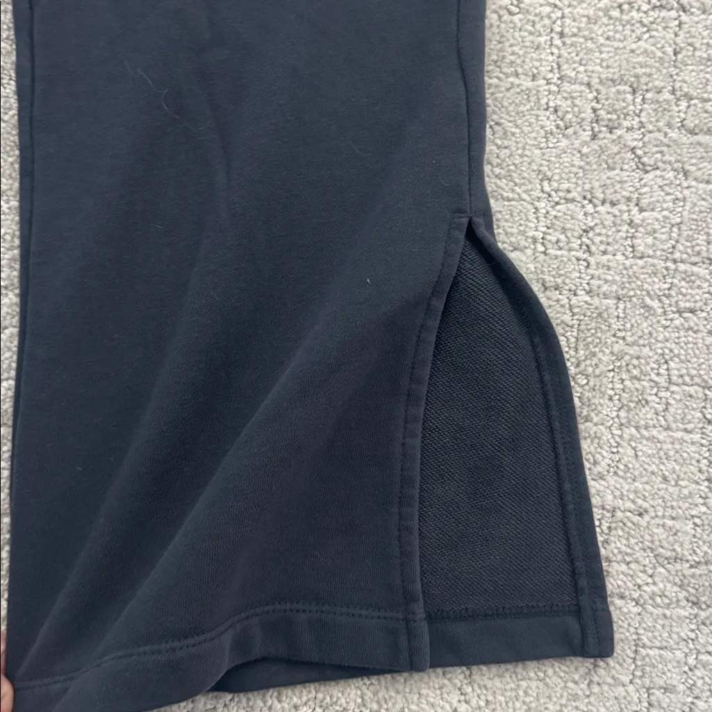 Vuori Sedona sweat flare wide leg grey gray washed black athleisure - Image 6