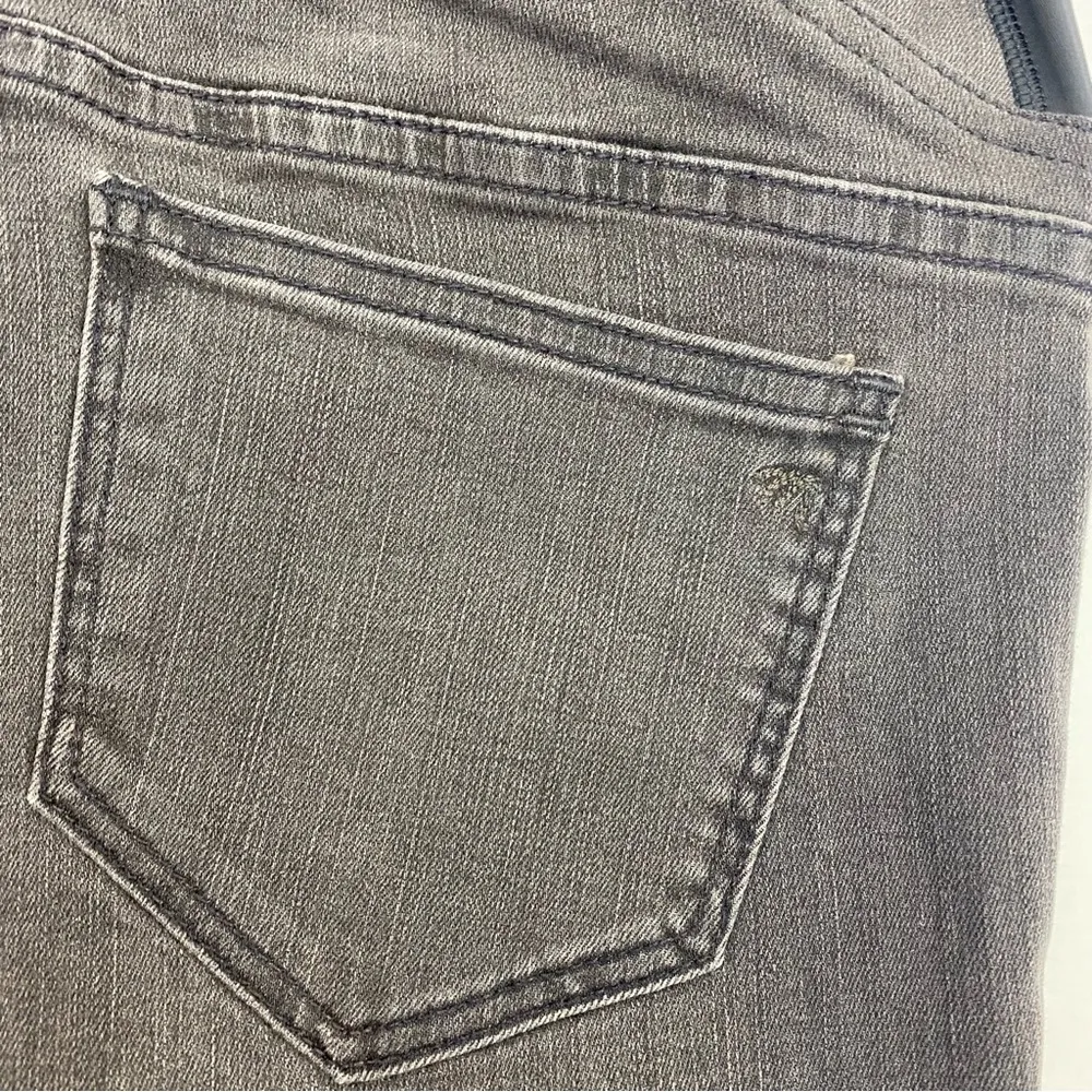 Madewell Maternity Over-the-Belly Distressed Skinny Jeans in Black Sea Grey - Image 10