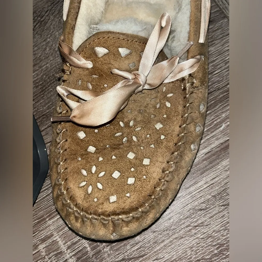 UGG Dakota Sunshine Perf Ribbon Satin Laces Bow Leather Chestnut Slippers Sz 9 - Image 9