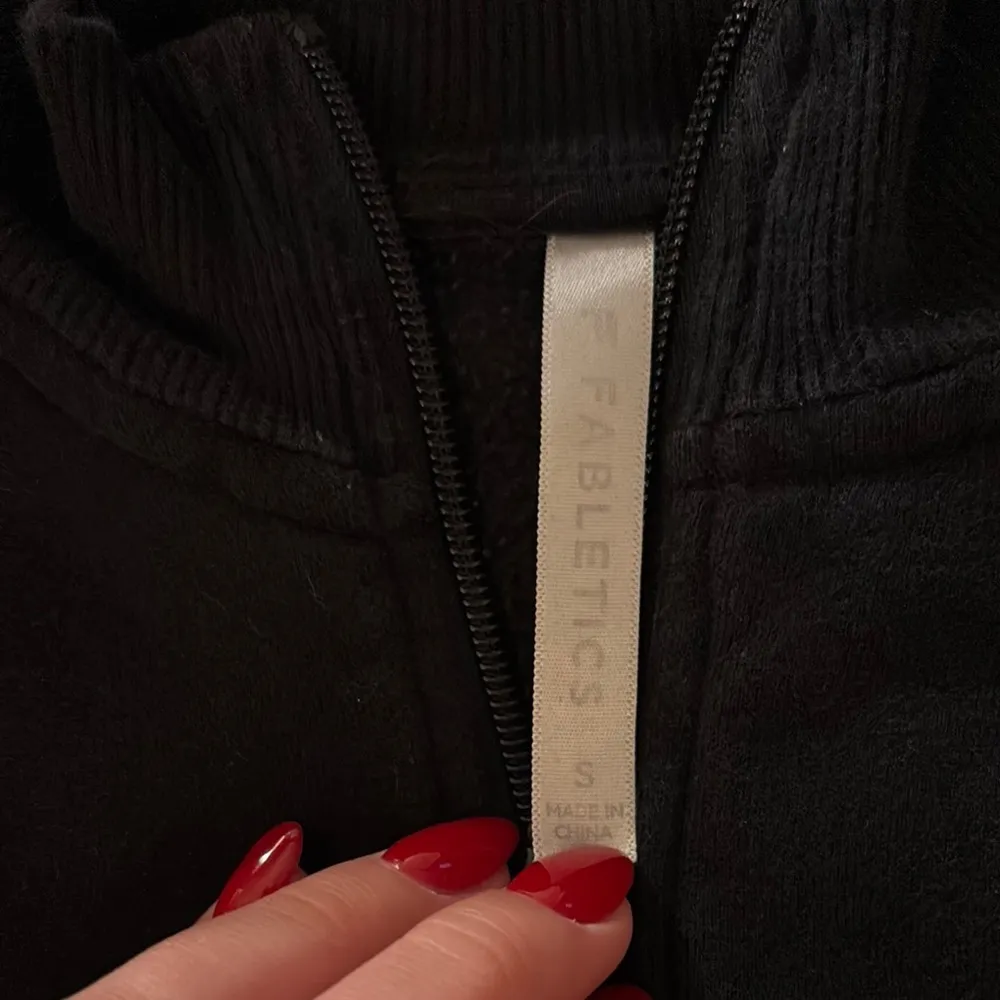 Fabletics  Black Quarter-Zip Sweatshirt - Image 3