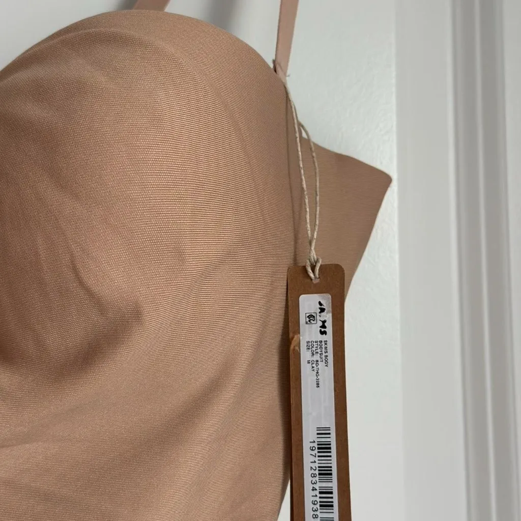 SKIMS  Body Underwire Thong Bodysuit in Clay, Size Medium - Image 8