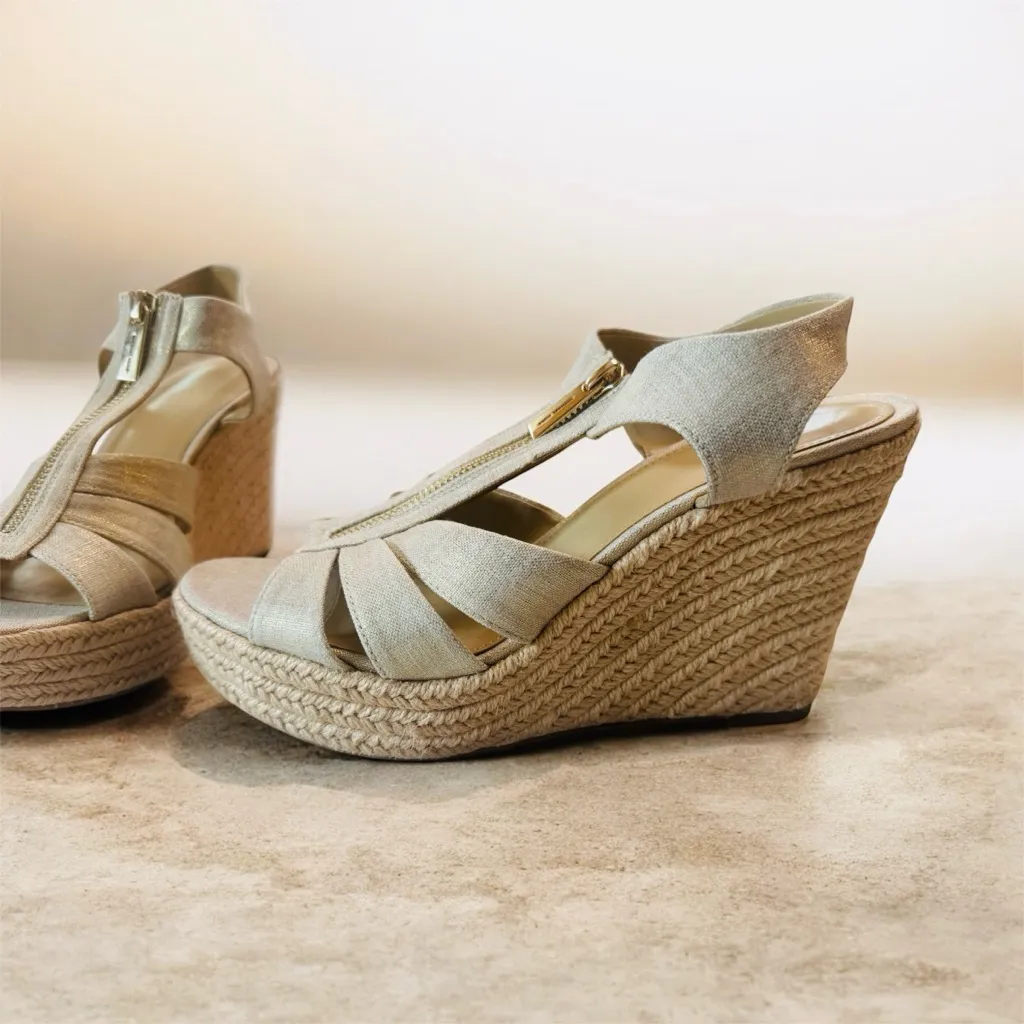 Michael Kors Woman's Berkley Wedge shimmery Gold, Size:8.5 - Image 4