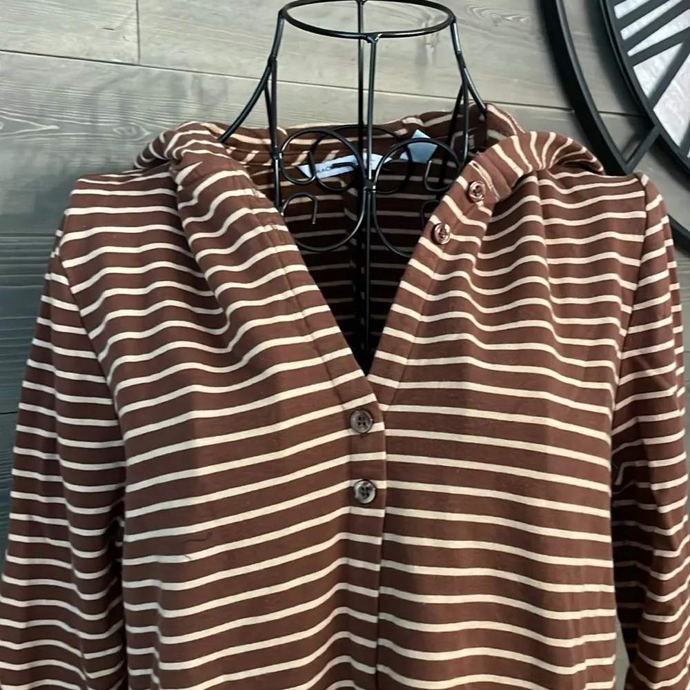 EUC, Isaac Mizrahi live hooded, long sleeve button down sweatshirt - Image 2