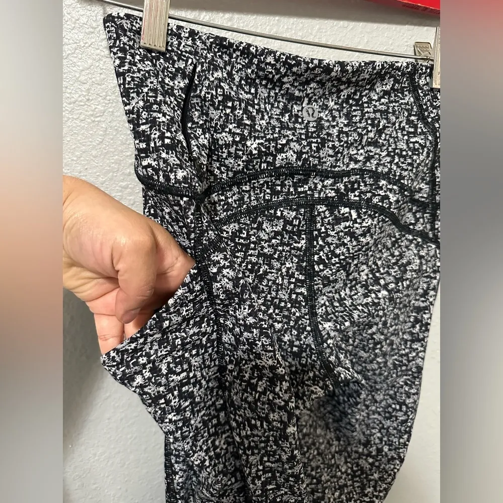 Lululemon athetica rare leggings size 2 no signs of wear in great condition - Image 7