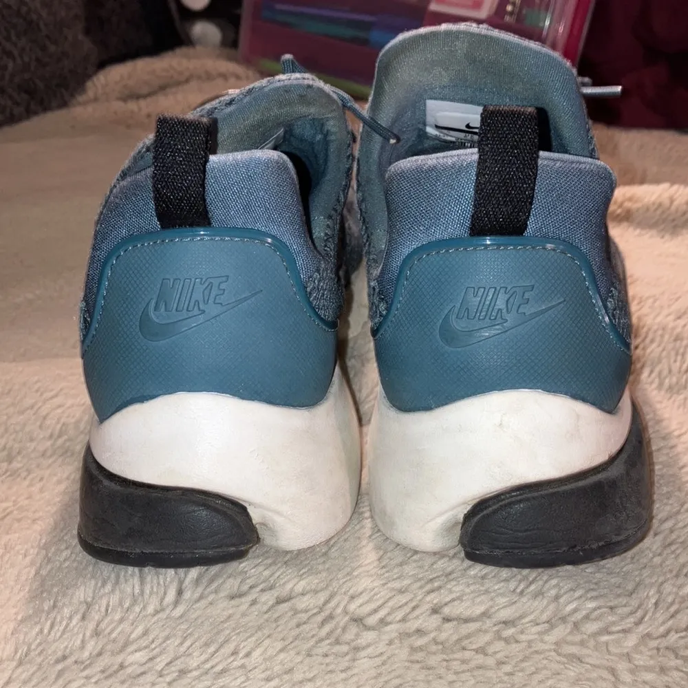 🧜‍♀️ Nike Presto Fly SE Athletic Sneaker, size 8 - Image 2