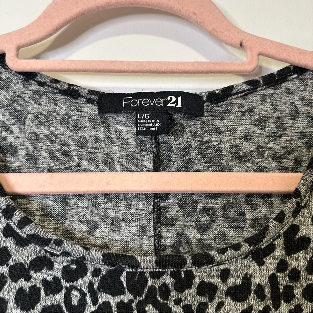 forever 21 leopard print shirt size large - Image 2