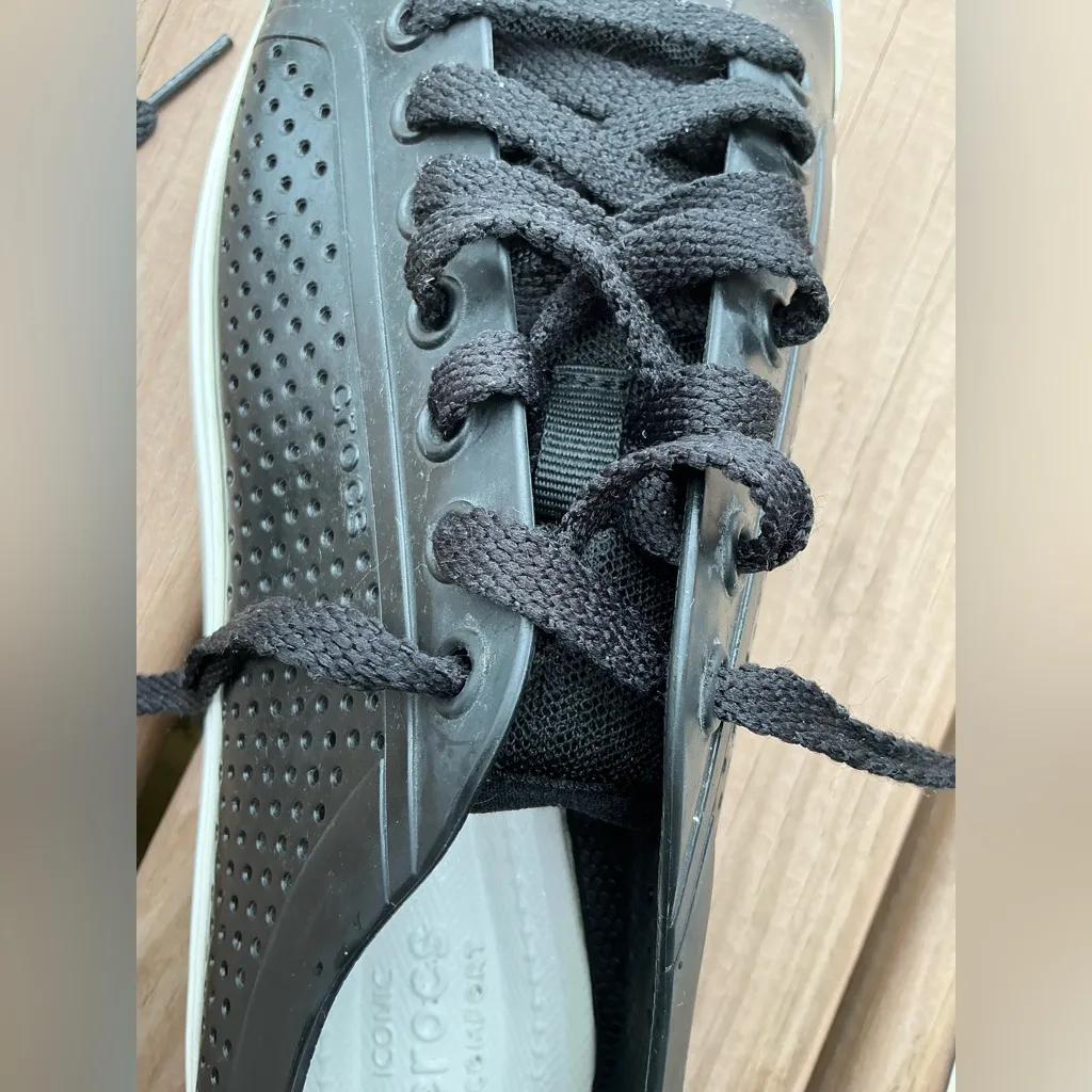 CROCS sneakers SO CUTE 🖤🖤 - Image 9