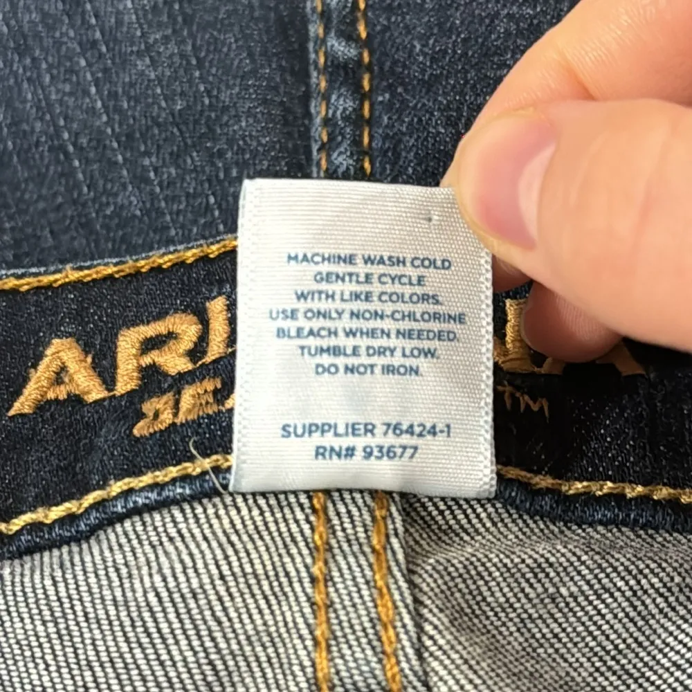 Arizona Jean Co distressed cuffed denim mini shorts size 11 - Image 9