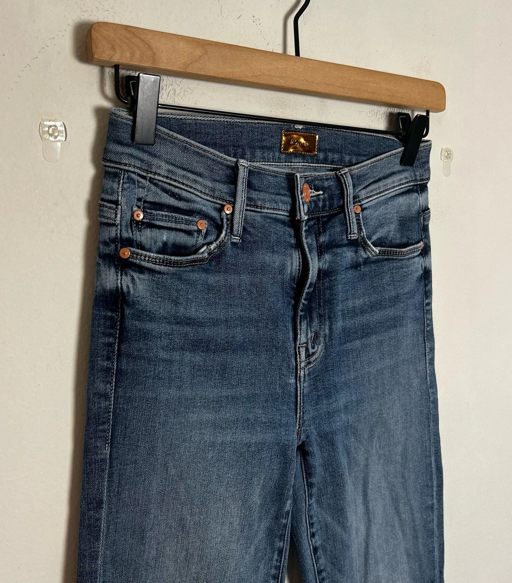 MOTHER- The Weekender Fray in Walking On Coals Denim Blue Jeans - Image 3