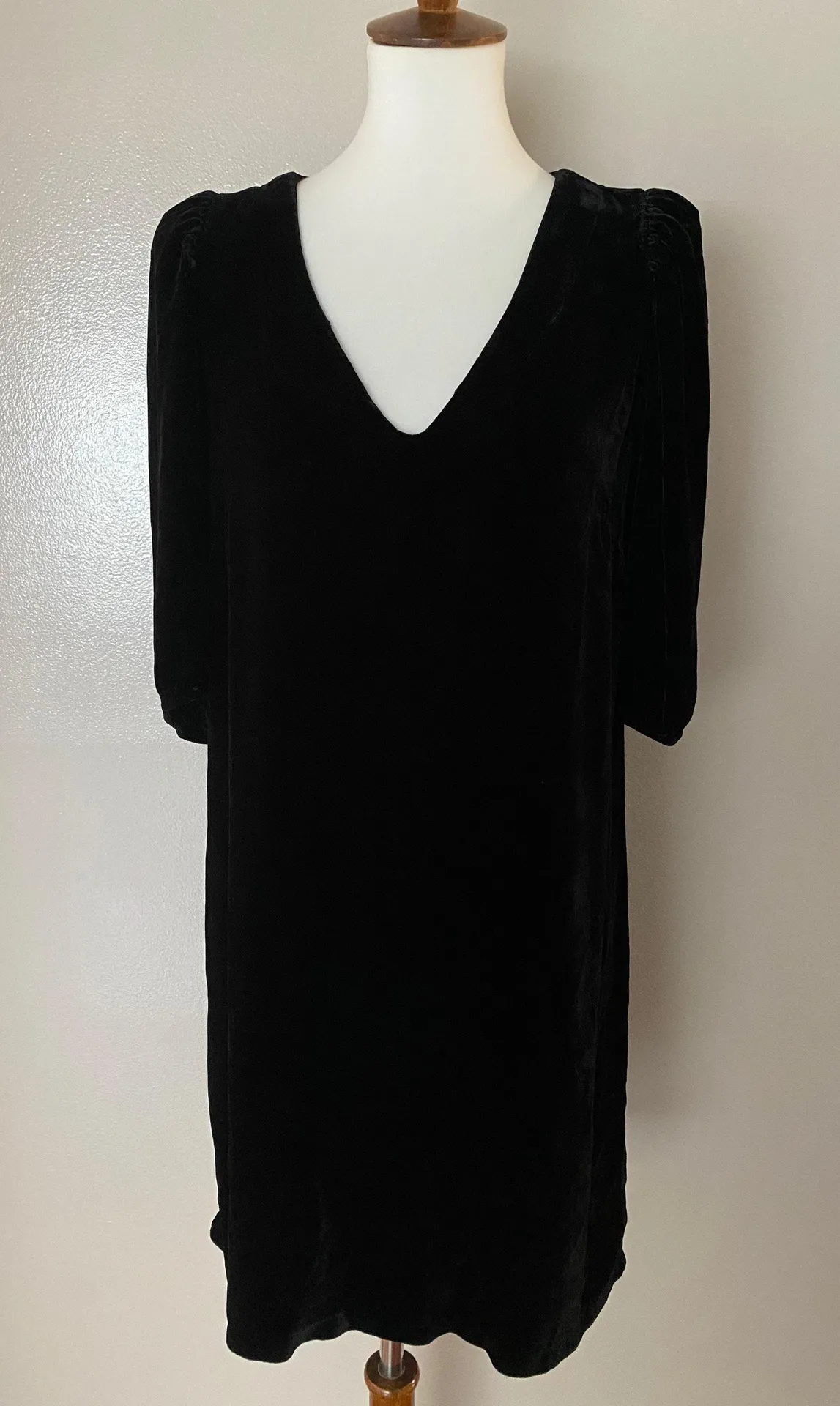 Carissa Velvet Mini Dress - Image 10