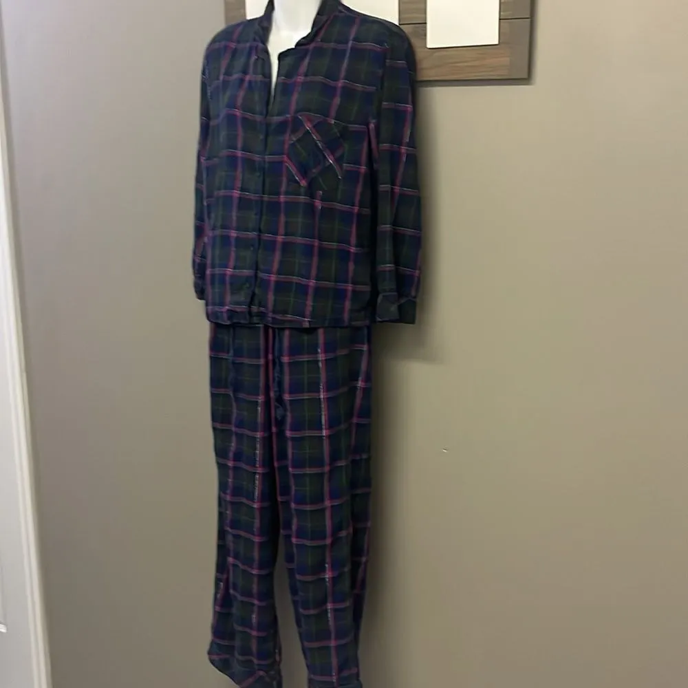 Victoria’s Secret Blue Plaid Two Piece Pajama Set- Button Down Pull-On-Med Short - Image 3