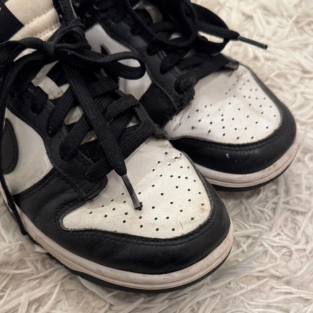 Nike Dunks Panda - Classic Black and White - Image 3