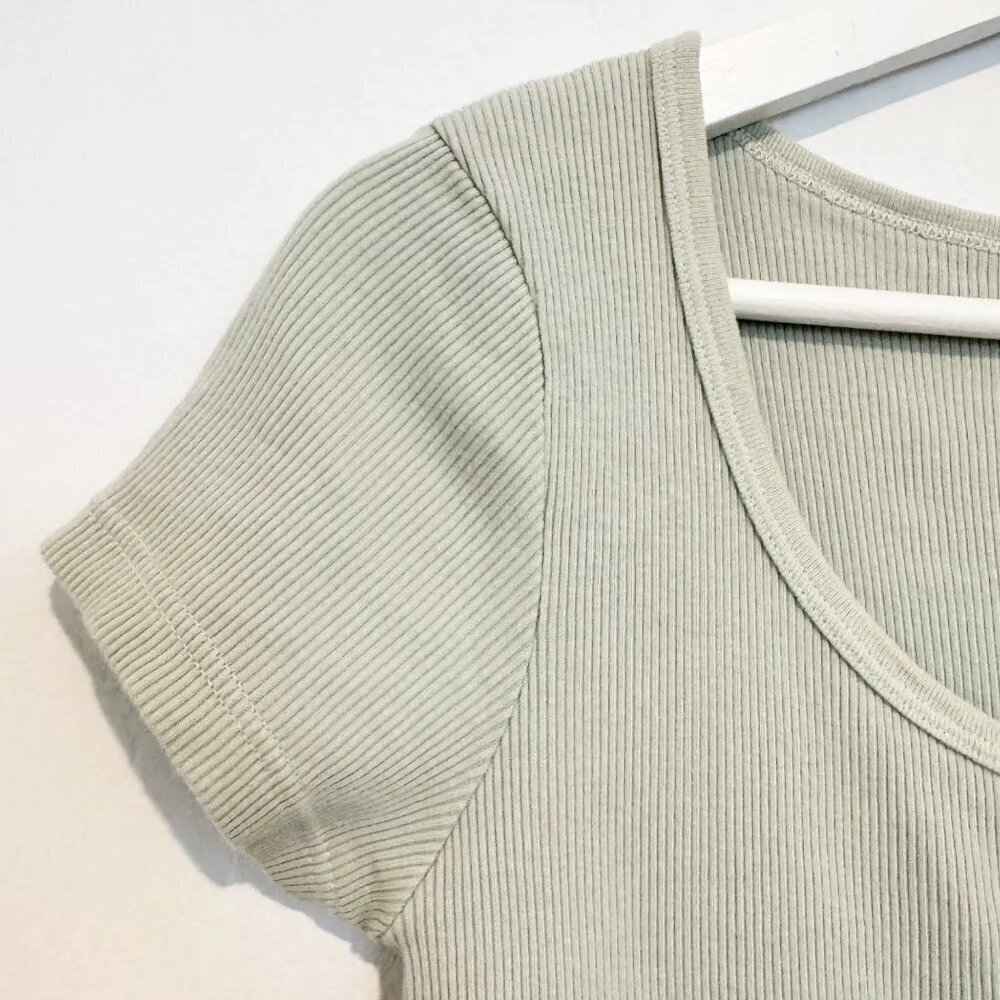 John Galt Zelly Button Front Cropped Top Casual Brandy‎ Melville in Light Green - Image 3