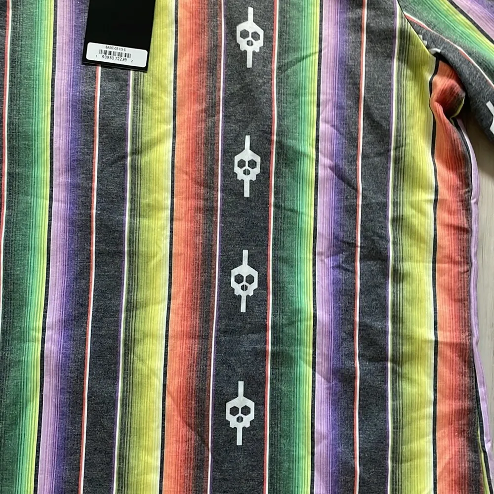 Skull pattern tunic NWT size small - Image 3