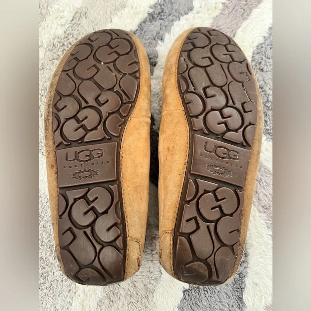 UGG  size 7 moccasins - Image 2