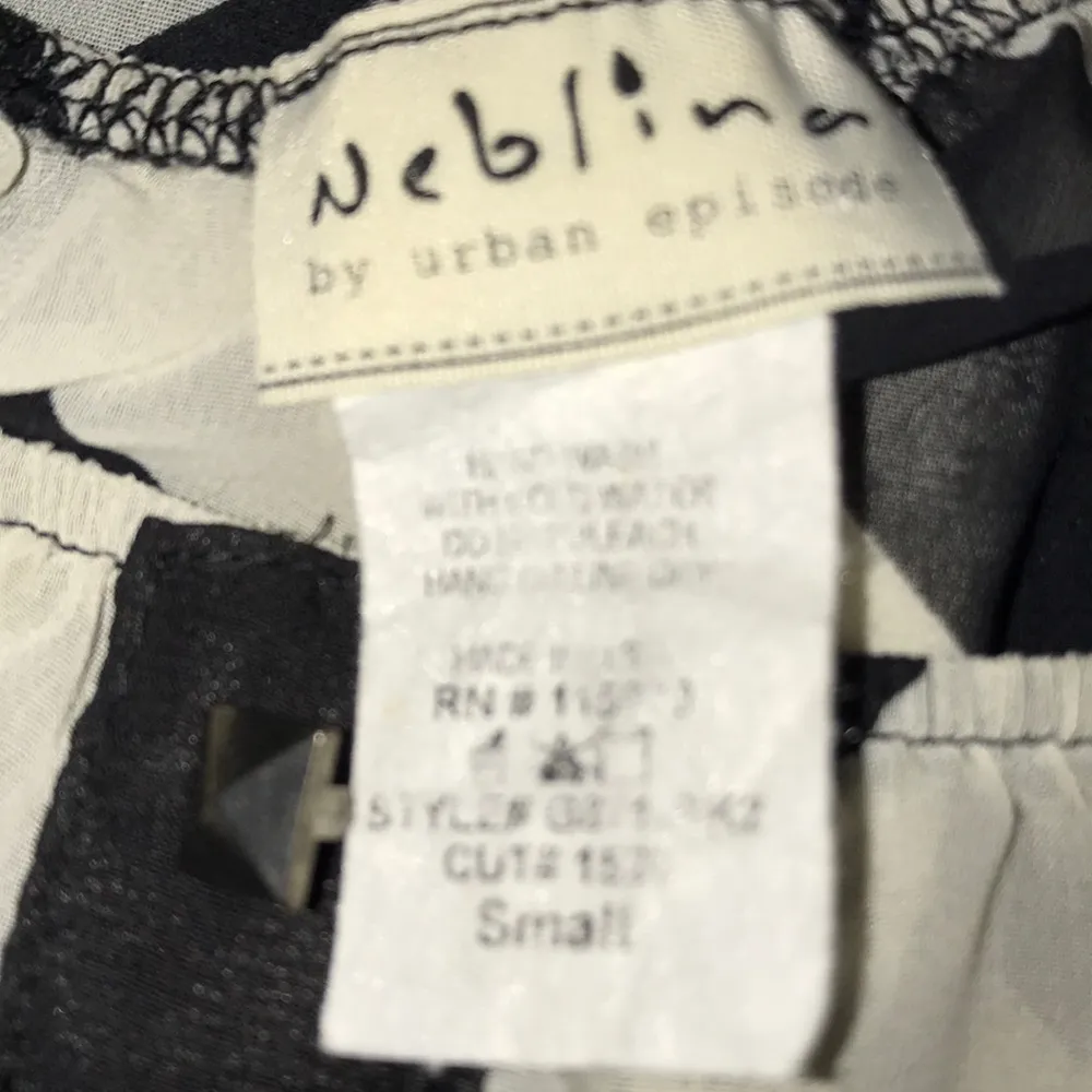 NEBLINA by Urban episode, chevron sheer blouse elastic round collar size S - Image 3