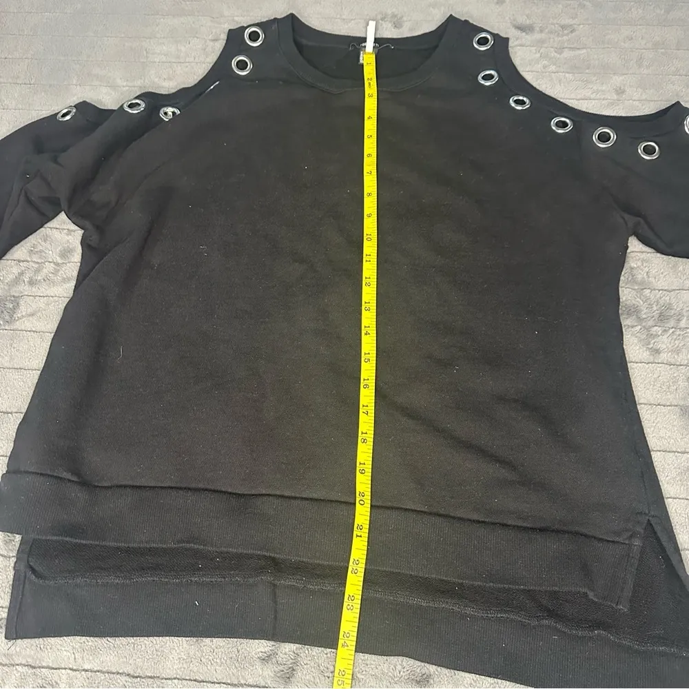 Forever 21 Women’s Shoulder Cut Out Long Sleeve Pullover Size Small *Used Black - Image 12