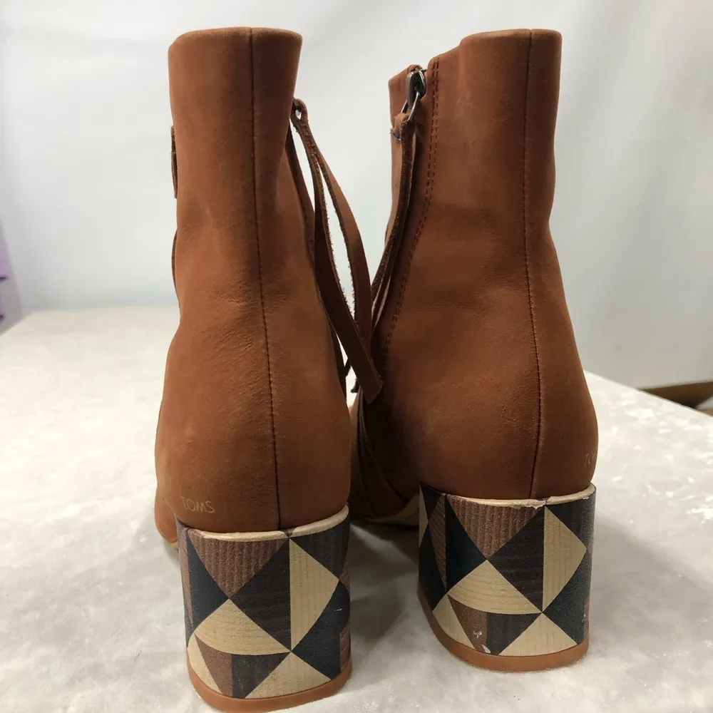 Toms suede rust orange booties size 5.5 - Image 4
