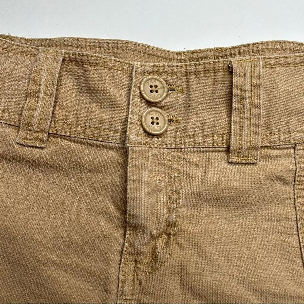 Vintage 2000s Y2K Aeropostale Tan Cargo Shorts Relaxed Fit 9/10 - Image 4