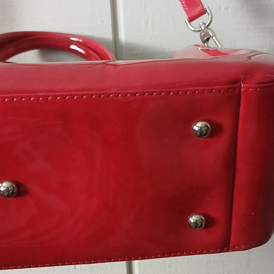 Longchamp red patent leather bag with removable strap - Image 9