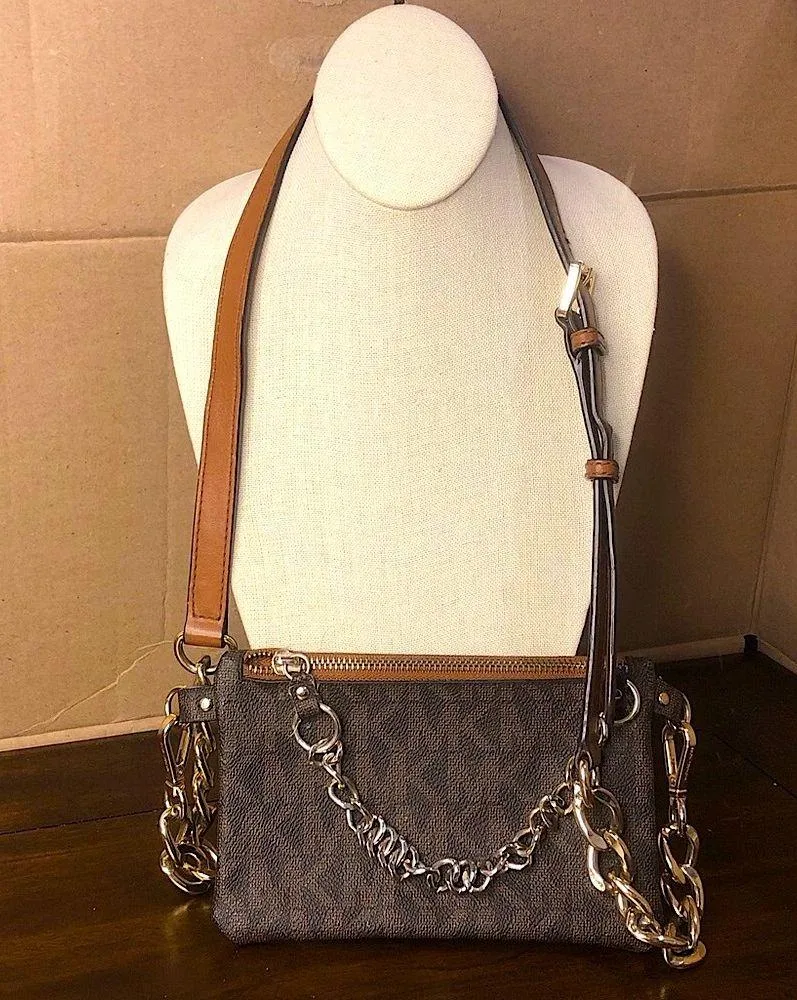 MICHAEL KORS Crossbody Detachable Pouch With Two Tone Metal Hardware Acorn Brown - Image 3