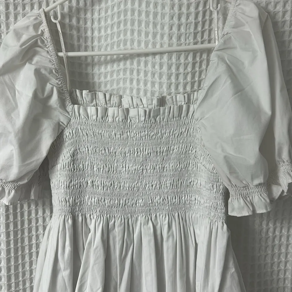 Abercrombie Smocked White Mini Dress Babydoll Square Neck Puff Sleeves Pockets - Image 2