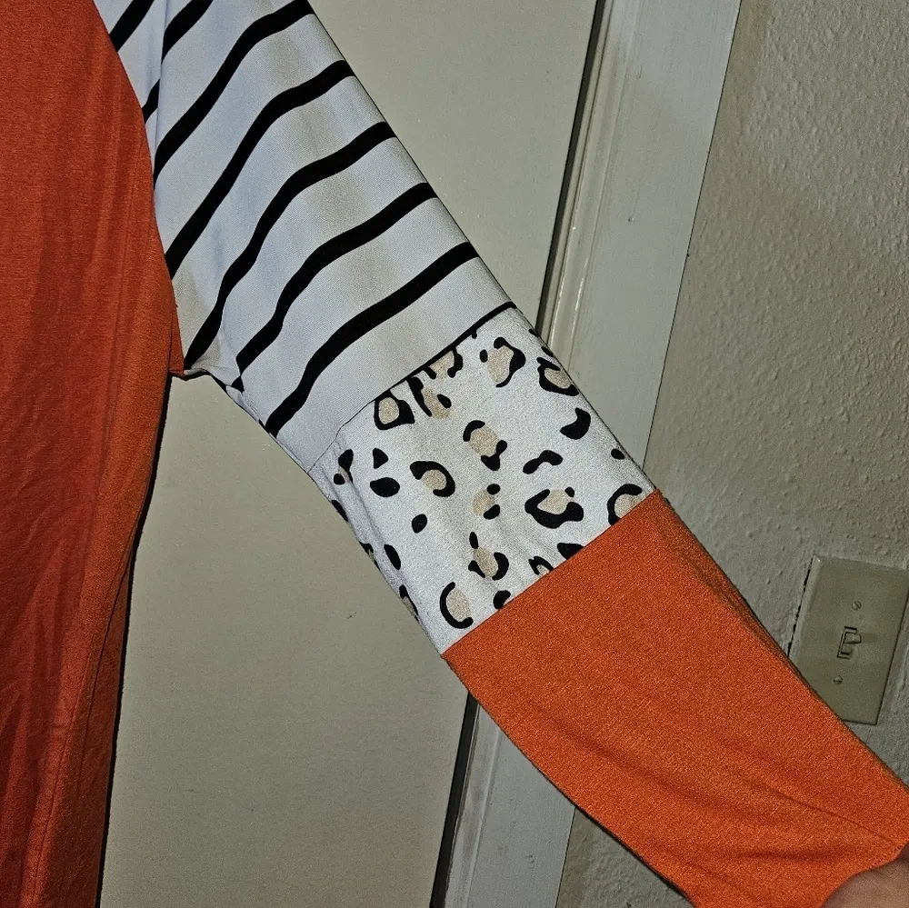 🛍 Amazon Orange Strip and Leopard Shirt 2X - Image 4