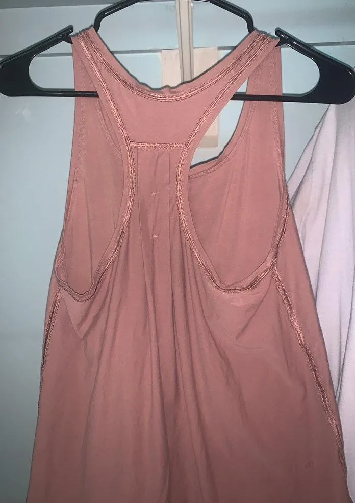 Lululemon size 4 tank - Image 2