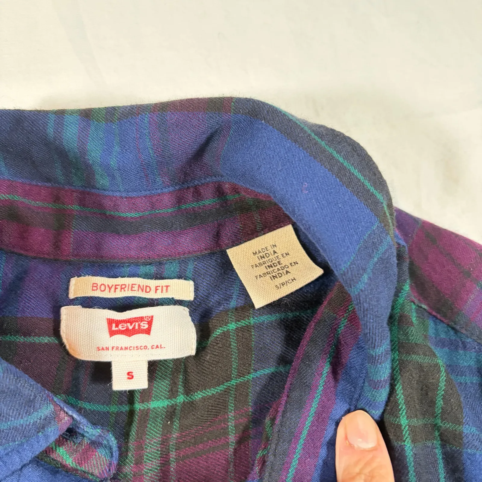 Levis womens boyfriend fit blue purple green plaid flannel.  Size S. western - Image 3