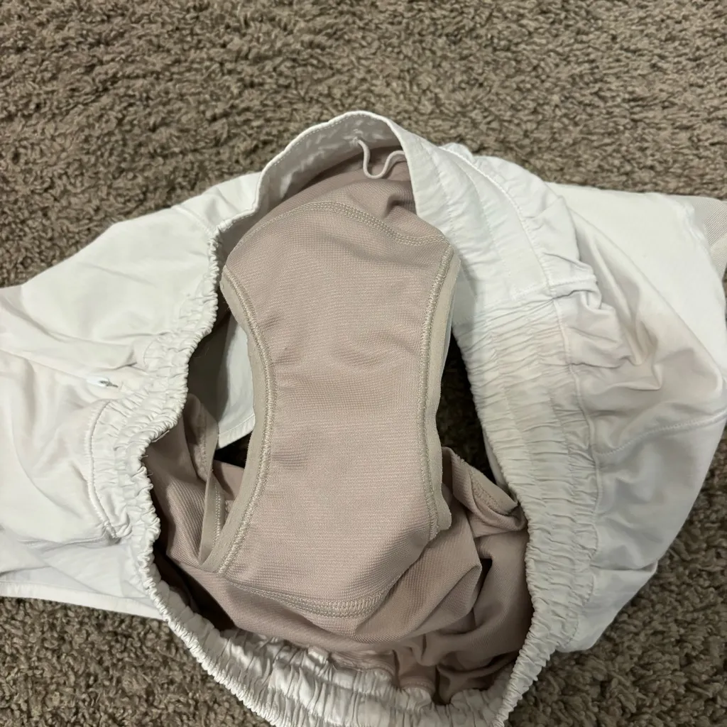 Lululemon Hotty Hot Shorts 2.5" White - Image 6