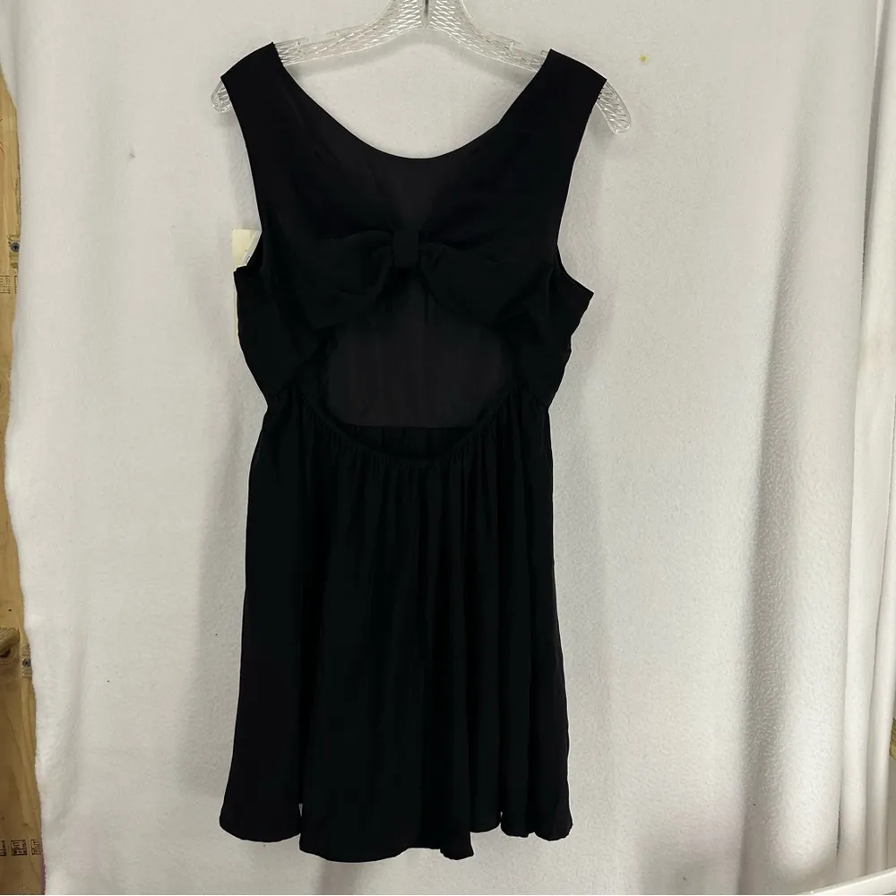COPY - NWT Amour Vert Sleeveless Mini Dress Open Back Womens Medium Black - Image 6