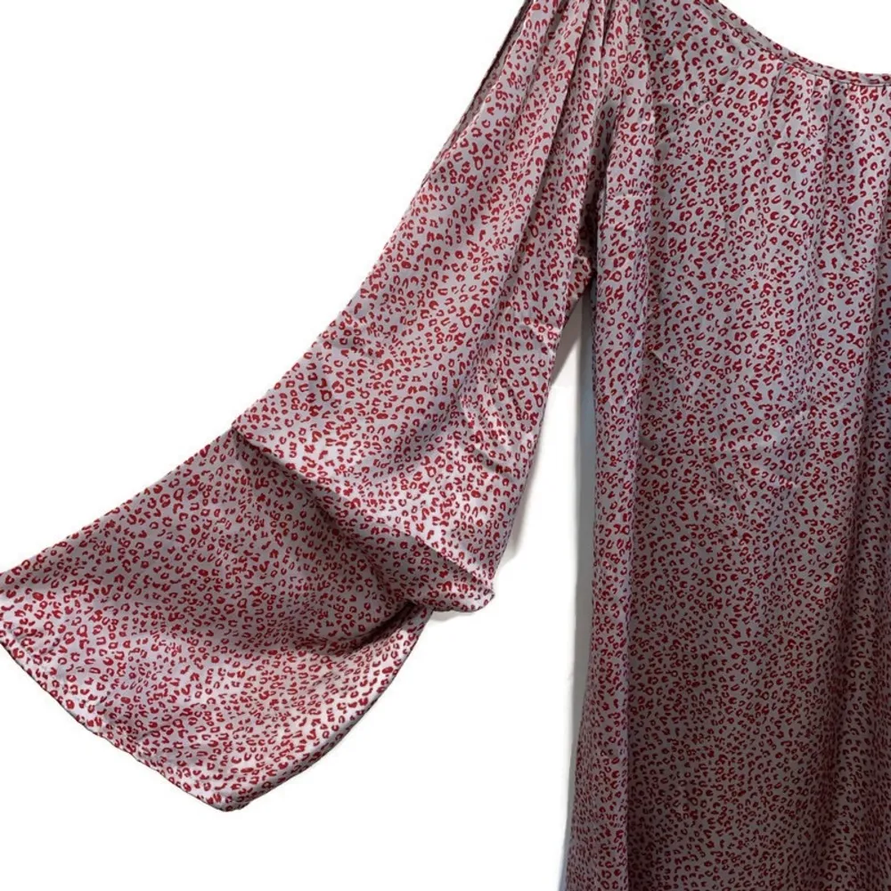 Luxe Apothetique Cold Shoulder Animal Print Blouse - Image 5