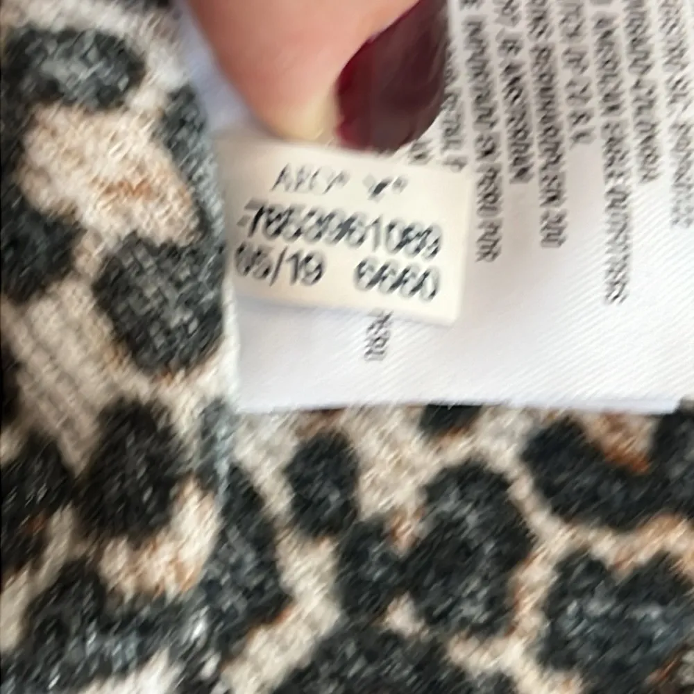 American Eagle Outfitters cheetah print lettuce trim ribbed short sleeve top - Image 6