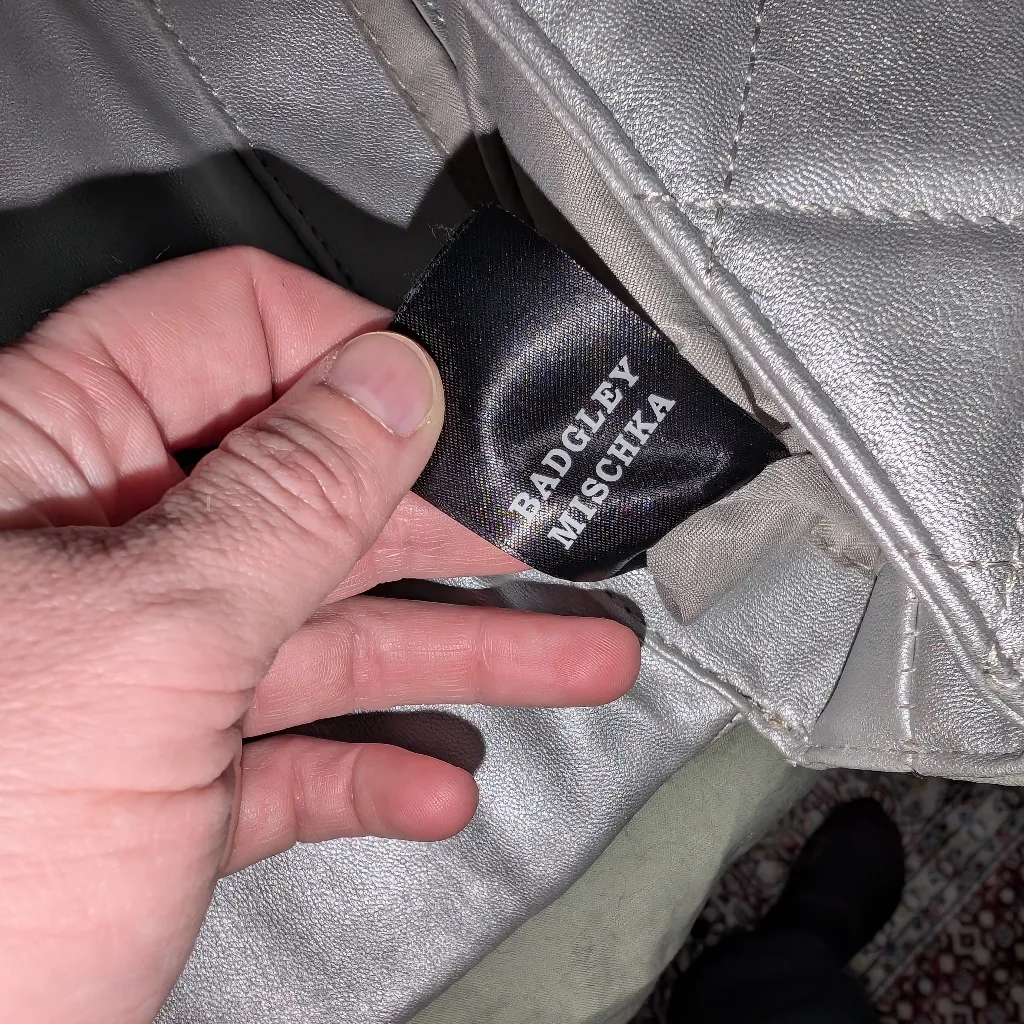 Badgley Mischka Vegan Leather Quilted Handbag Silver w/Mixed Metal Chain Med - Image 11