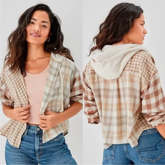 American Eagle Neutral Plaid Cropped Hoodie Shirt Size XXS - Image 2