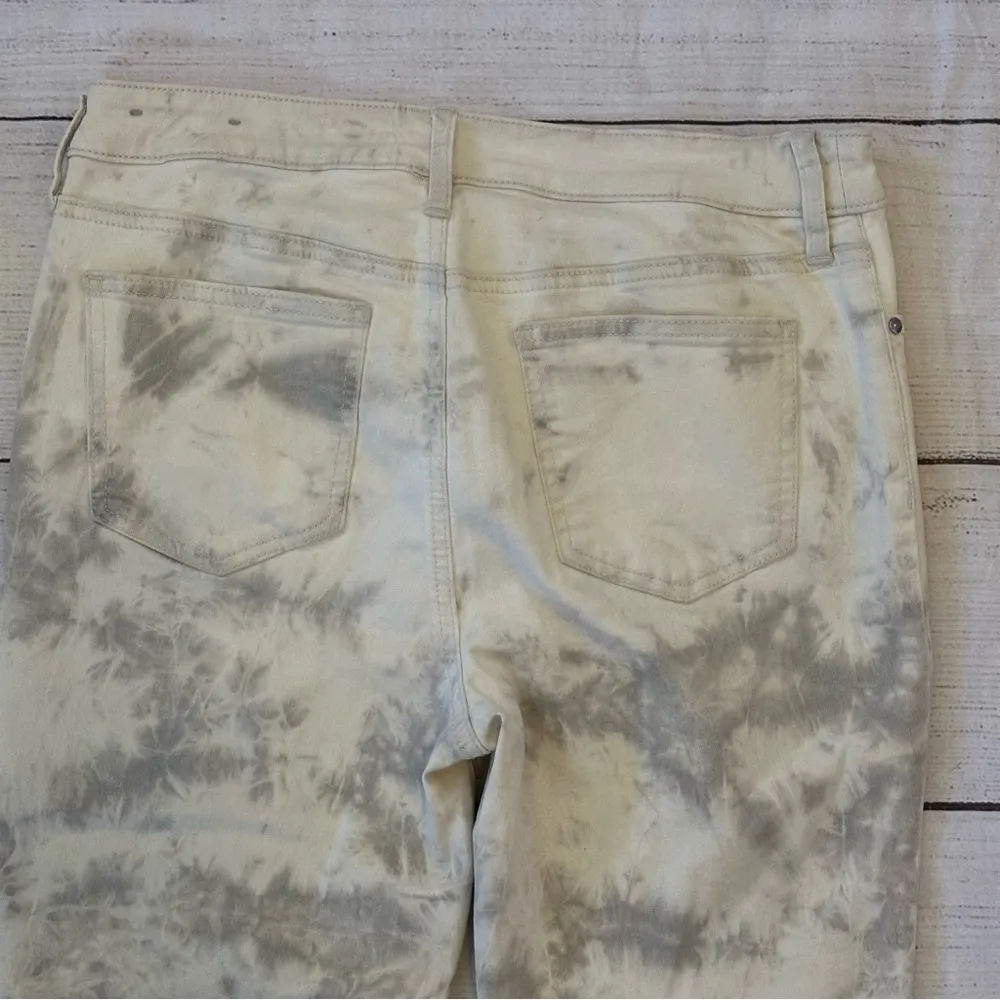 Chico’s So Slimming Girlfriend Slim Leg Crop White Gray Tie Dye - Image 12